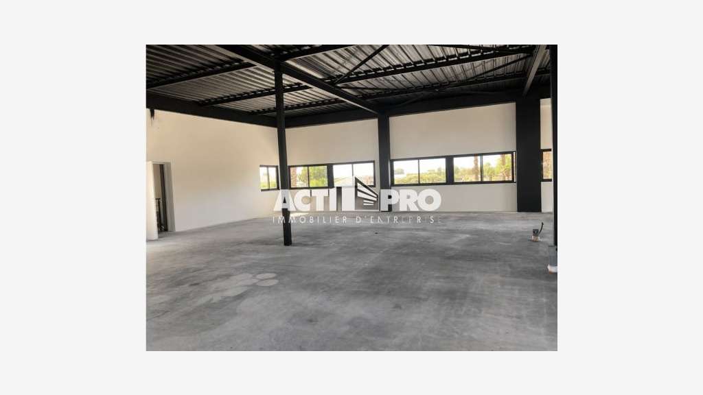À louer bureaux 440 m² sur 2 niveaux Saint-Cyprien