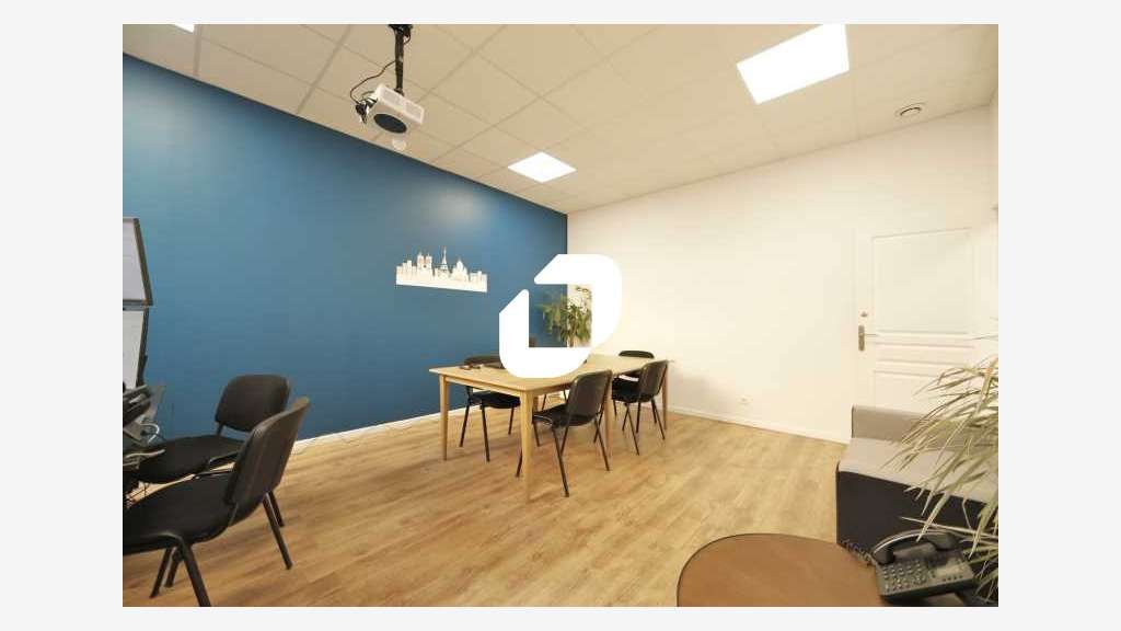 A louer Bureaux 97m² Persan