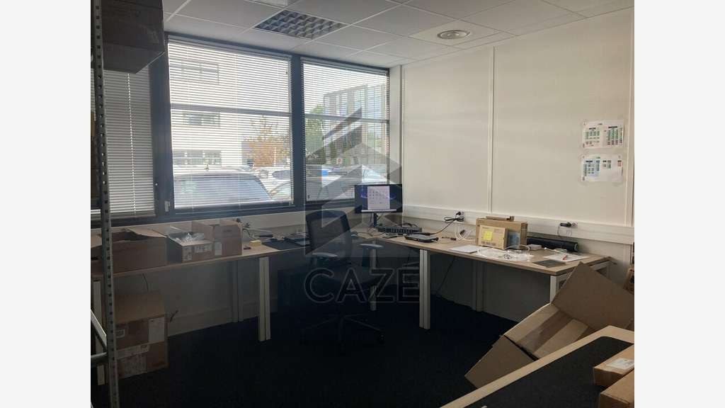 A louer bureaux 205m² à Pessac zone Enora Parc