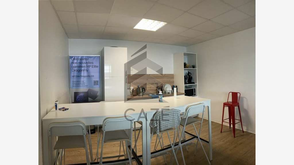 A louer bureaux 205m² à Pessac zone Enora Parc