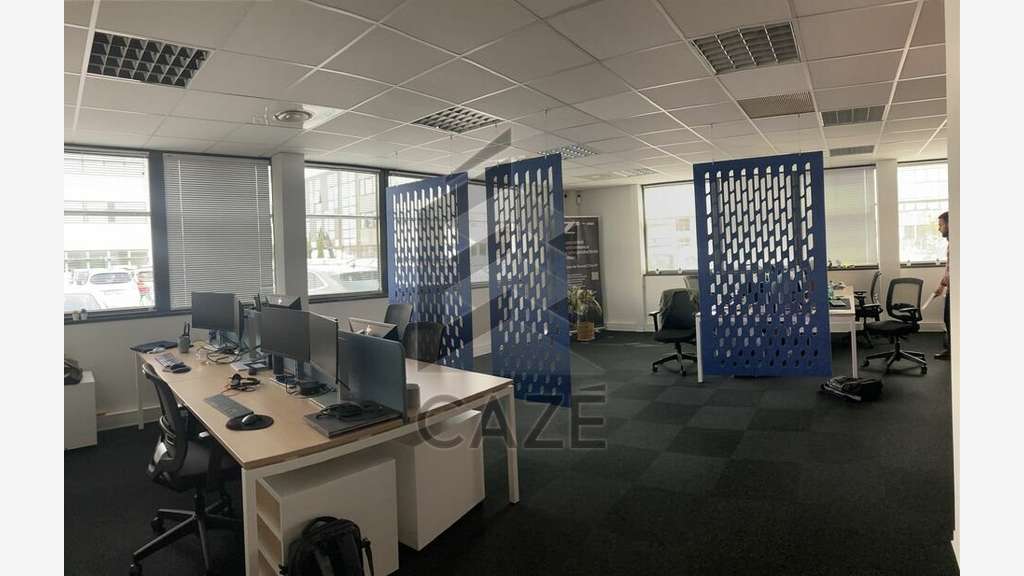A louer bureaux 205m² à Pessac zone Enora Parc