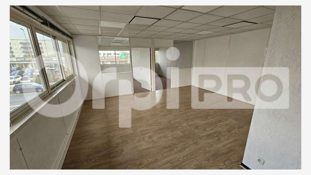 A louer bureaux 58m² avec salle de réunion Pessac