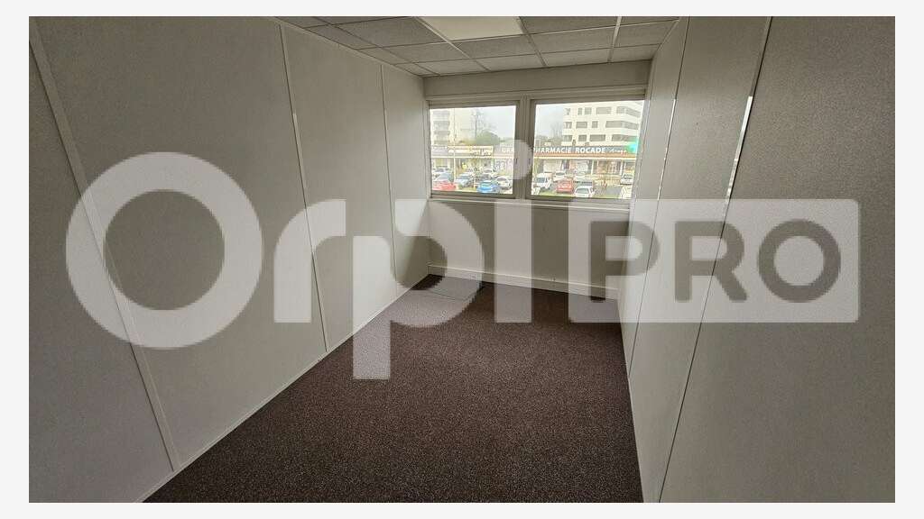 A louer bureaux 58m² avec salle de réunion Pessac