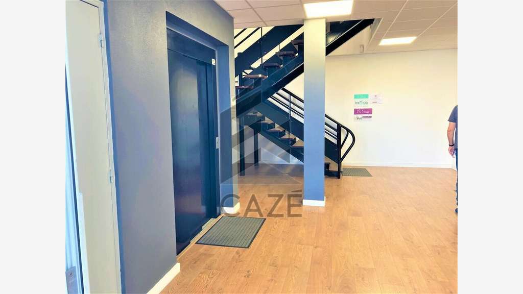 Superbes bureaux 167m² R+1 à louer à Pessac