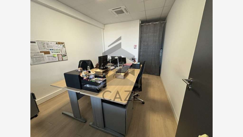 Superbes bureaux 167m² R+1 à louer à Pessac
