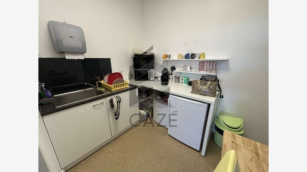 Bureaux superbes 135m² R+1 à louer à Pessac