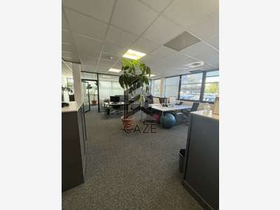 Bureaux 205m² RDC à louer  à Talence Tram B