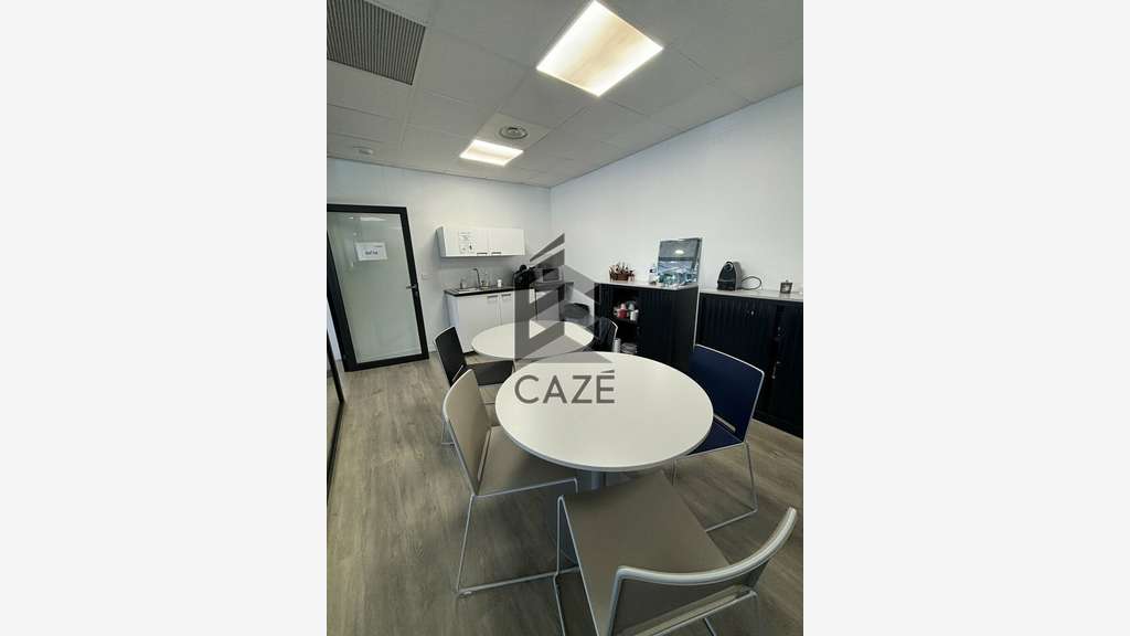 Bureaux 205m² RDC à louer à Talence Tram B