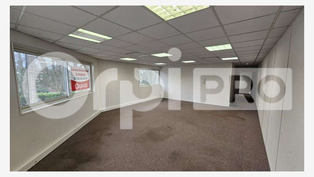 Bureau 78m² R+1 à louer à Pessac