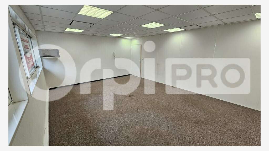 Bureau 78m² R+1 à louer à Pessac