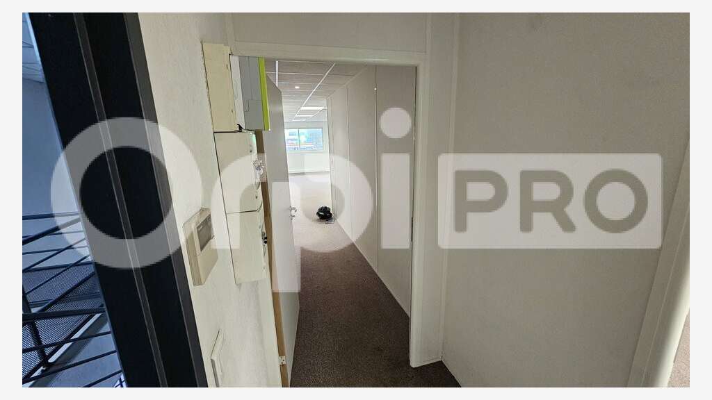 Bureau 78m² R+1 à louer à Pessac
