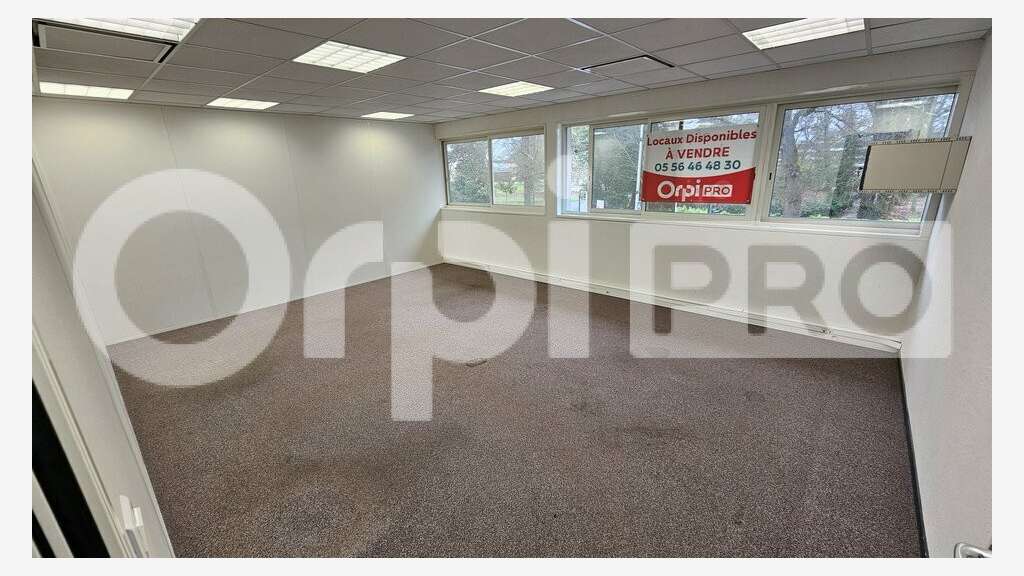 Bureau 78m² R+1 à louer à Pessac