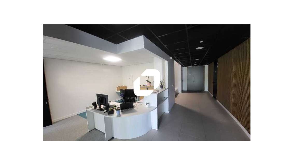 A louer Bureaux 590m² Pessac