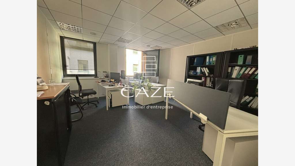 PESSAC - BUREAUX à louer