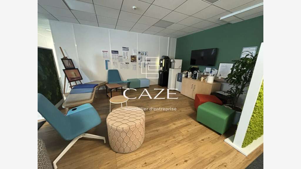 PESSAC - BUREAUX à louer