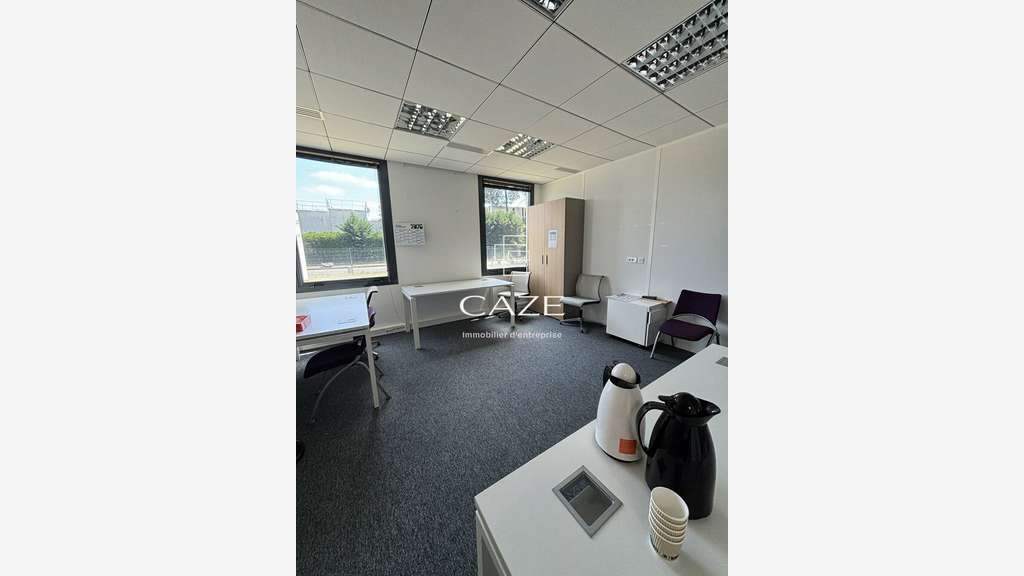 PESSAC - BUREAUX à louer