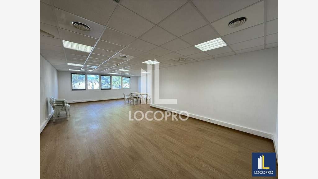 A louer bureaux petites surfaces à Mougins