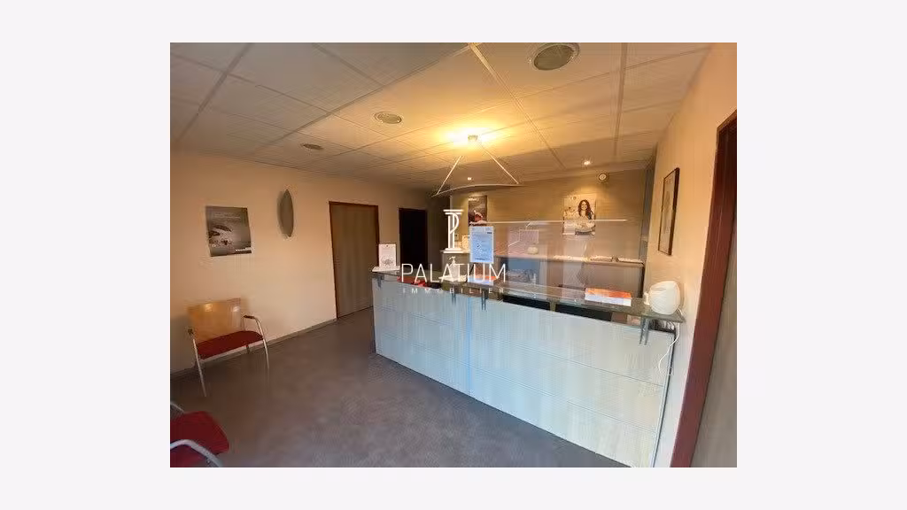 Bureau individuel de 18m² à louer à Peyruis