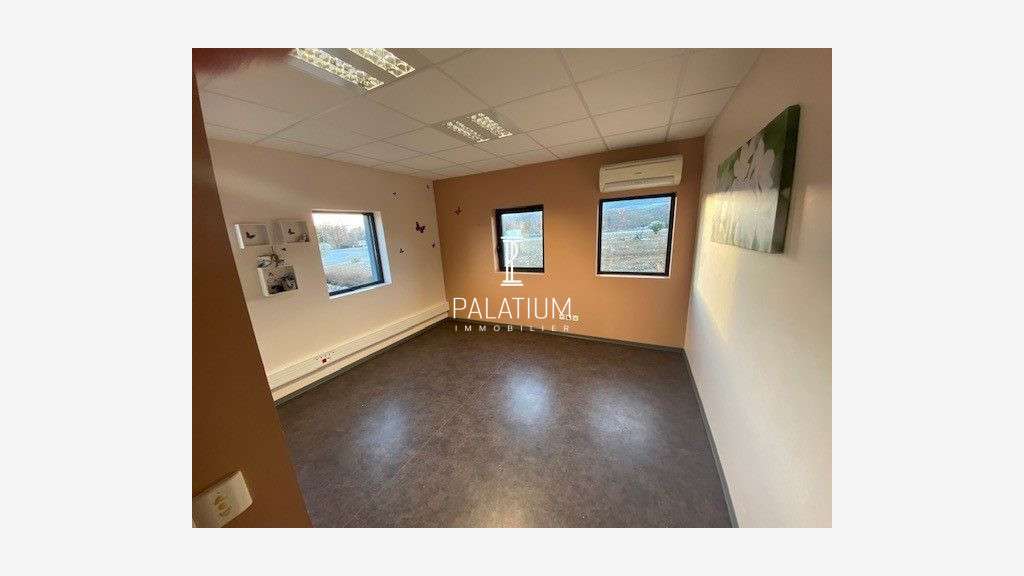 Bureau individuel de 18m² à louer à Peyruis