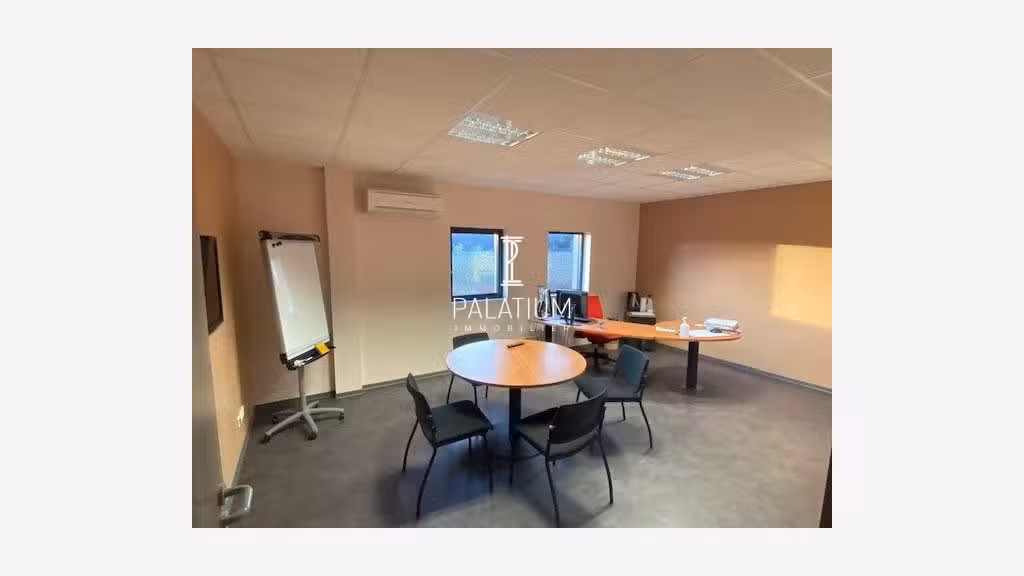 Bureau individuel de 14m² à louer à Peyruis