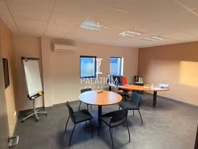 Bureau individuel de 14m² à louer à Peyruis