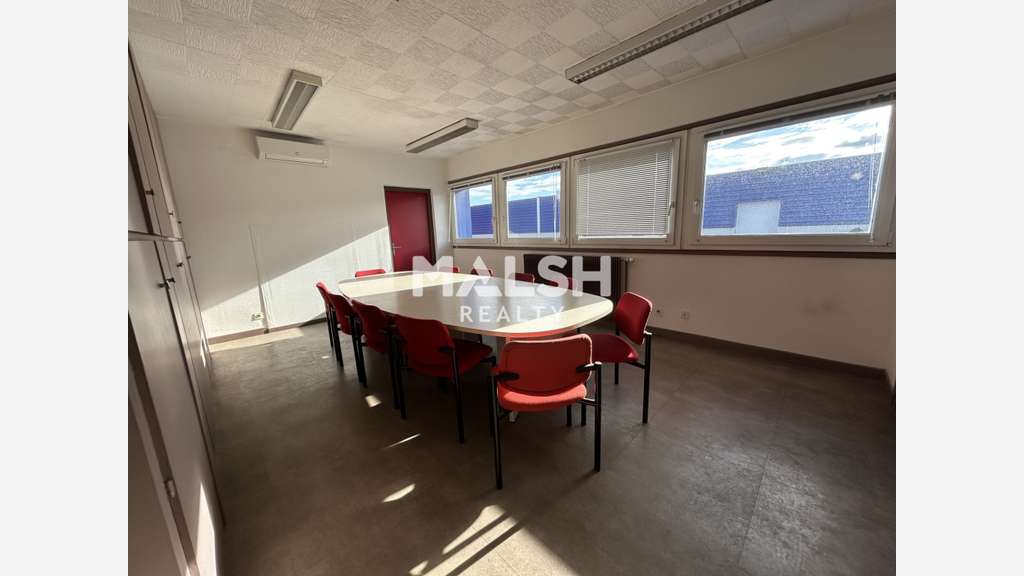 Bureaux à louer en parc d'activité à Pierre Bénite
