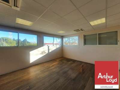 A louer bureaux lumineux 556m² Pierrelatte Daudel