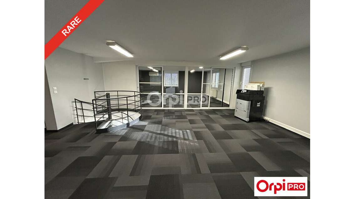 A louer bureaux 423m² accès parkings à Pierrelatte