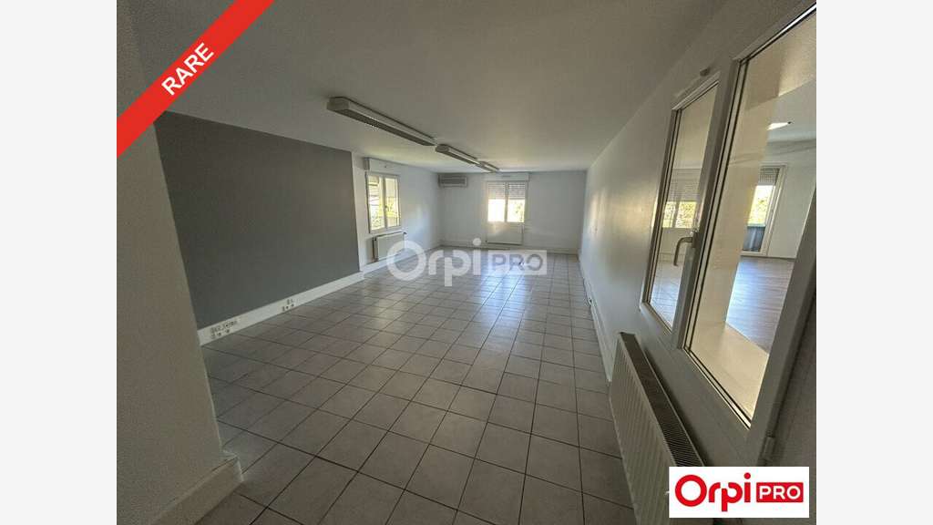 A louer bureaux 423m² accès parkings à Pierrelatte