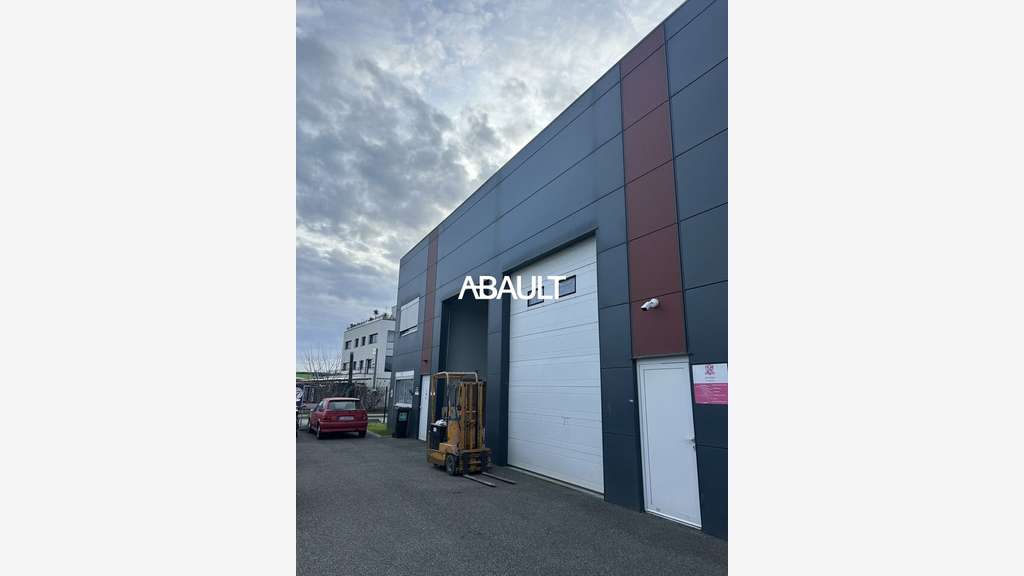Local 510m² à louer à Plaisance-du-Touch la Ménude