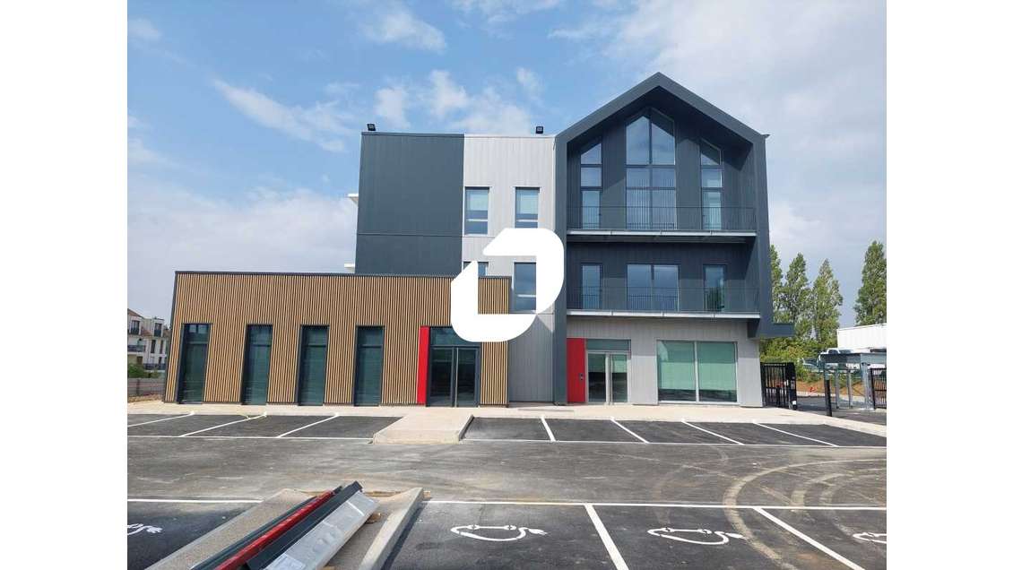 A louer Bureaux 180m² Plaisir