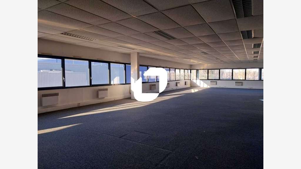 A louer Bureaux 263m² Plaisir