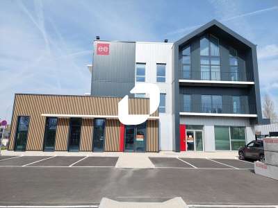 A louer Bureaux 188m² Plaisir