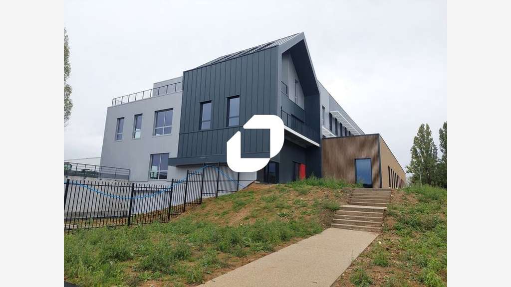 A louer Bureaux 188m² Plaisir