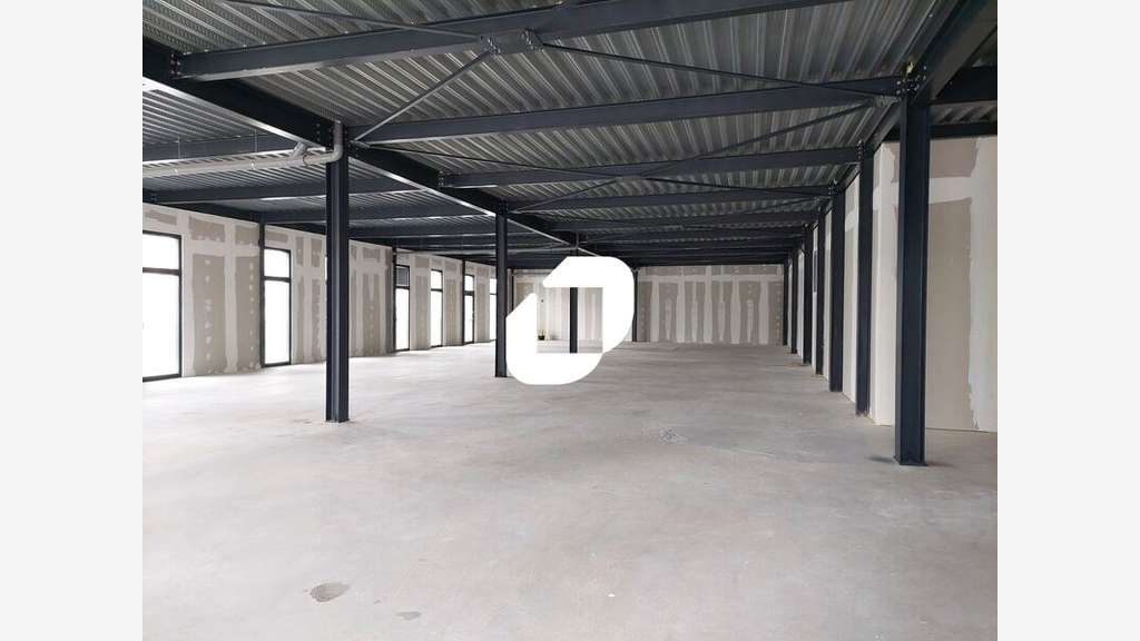 A louer Bureaux 188m² Plaisir