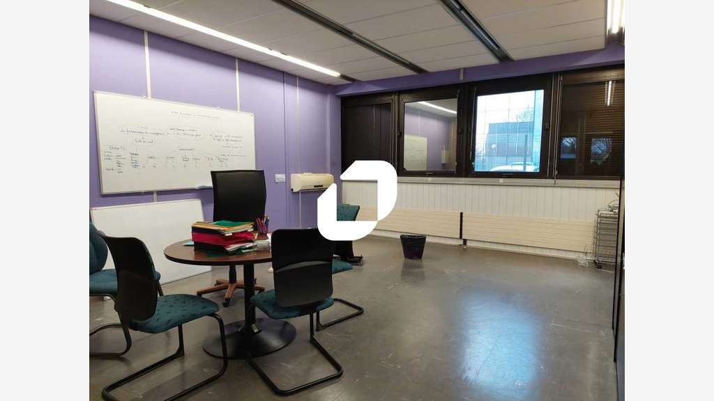 A louer Bureaux 3000m² Plaisir