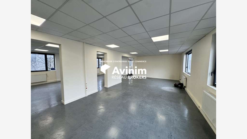 A louer bureaux 218m² R+1 à Pantin centre