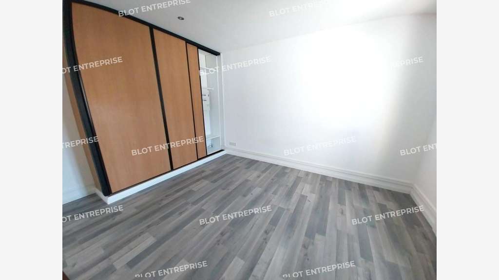 A LOUER - BUREAUX - PLERGUER - 54 m²