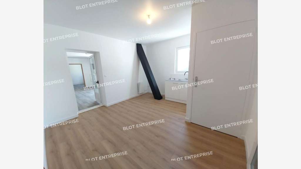 A LOUER - BUREAUX - PLERGUER - 54 m²