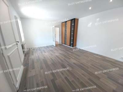 A LOUER - BUREAUX - PLERGUER - 54 m²