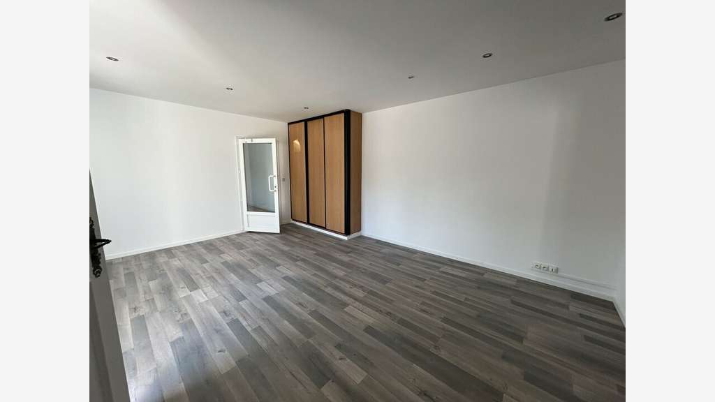 PLERGUER - BUREAUX à louer