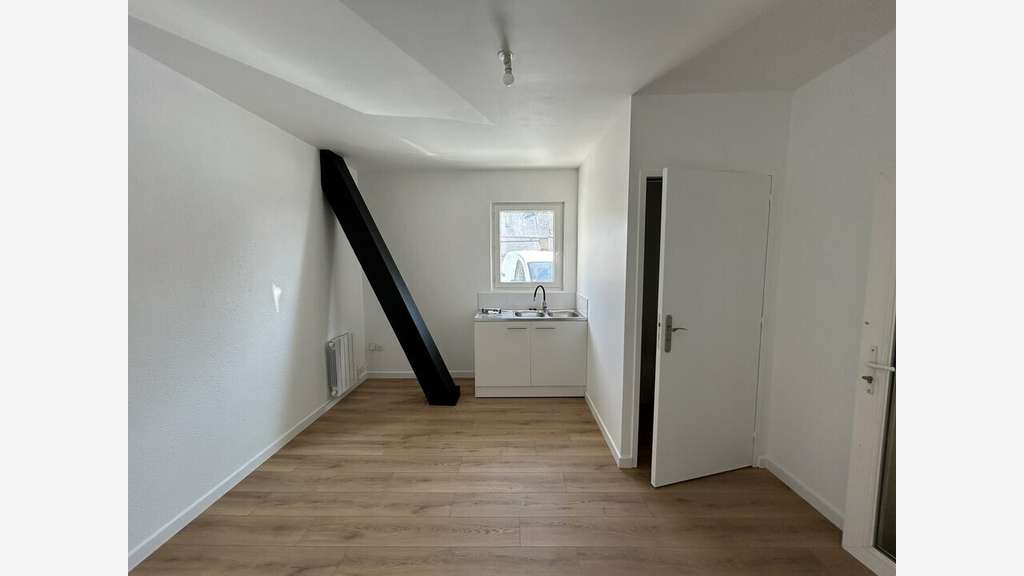 PLERGUER - BUREAUX à louer