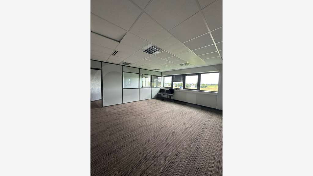 A louer bureaux 514m² zone tertiaire à Plérin