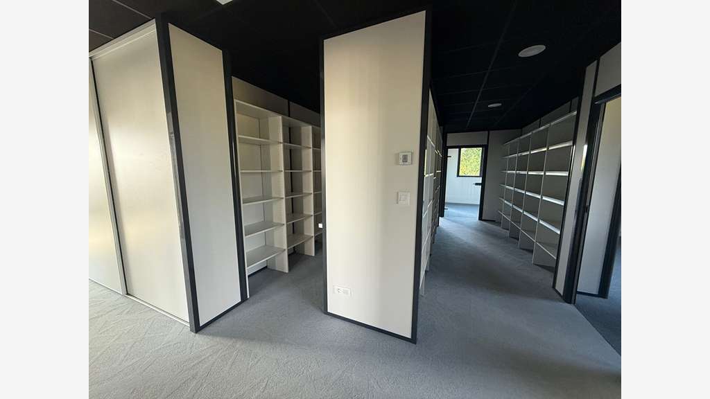A louer bureaux de 188m² au 1er étage à Plerin