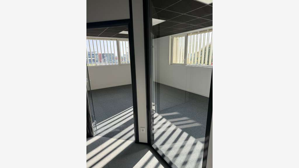 A louer bureaux de 188m² au 1er étage à Plerin