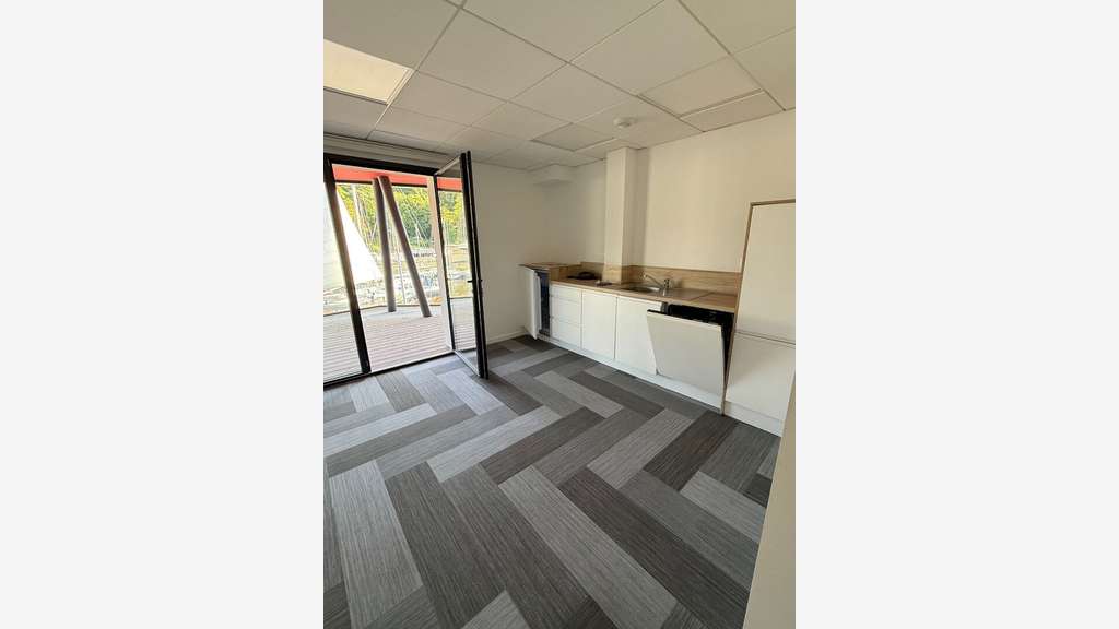 A louer bureaux de 80m² à Plérin vue port du Légué