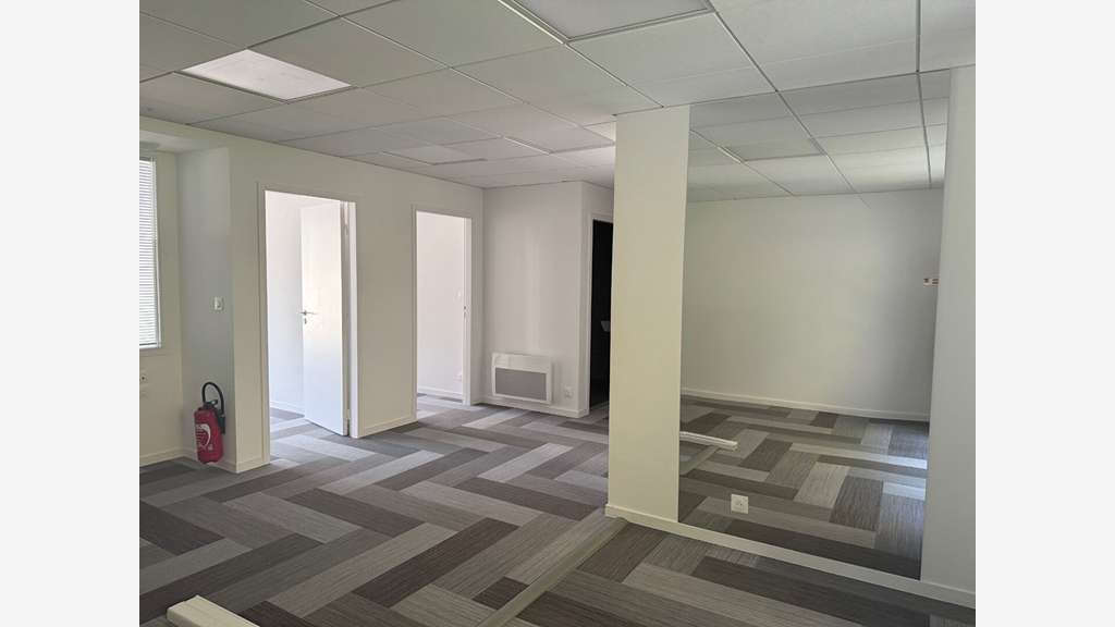 A louer bureaux de 80m² à Plérin vue port du Légué