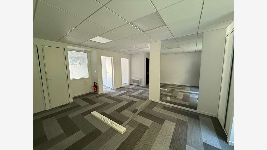 A louer bureaux de 80m² à Plérin vue port du Légué