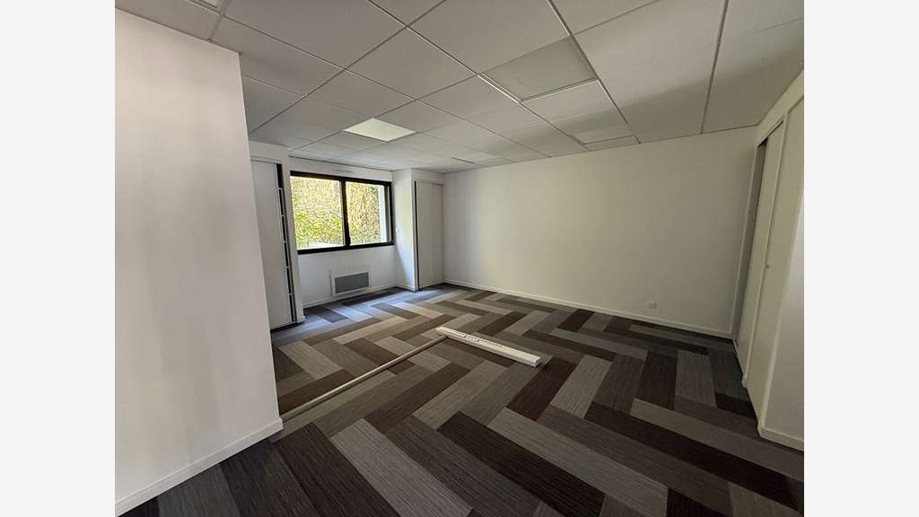 A louer bureaux de 80m² à Plérin vue port du Légué