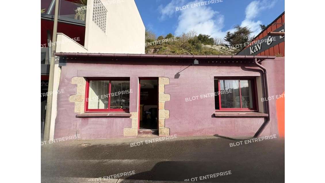 A LOUER - LOCAL COMMERCIAL 76 m² ST BRIEUC